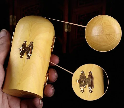 Vista 2 de Caja de oración de budismo tibetano tallado en madera de boj natural (1000 brazos Avalokiteshvara Diosa)