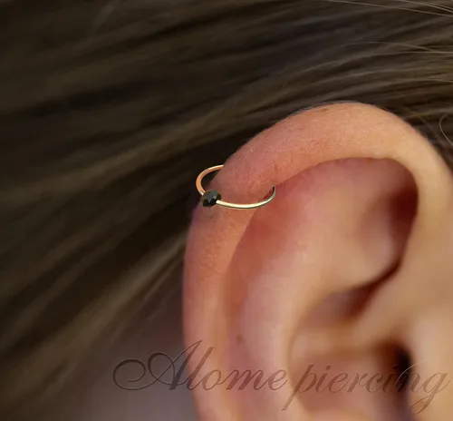 Vista 52 de Variedad de aretes de aro para cartílago
