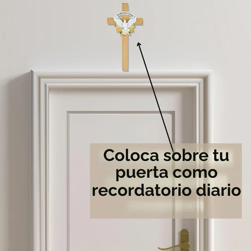 Vista 3 de Needzo Cruz de pared de confirmación, decoración de madera confirmada en Cristo, accesorio colgante católico, 6 pulgadas
