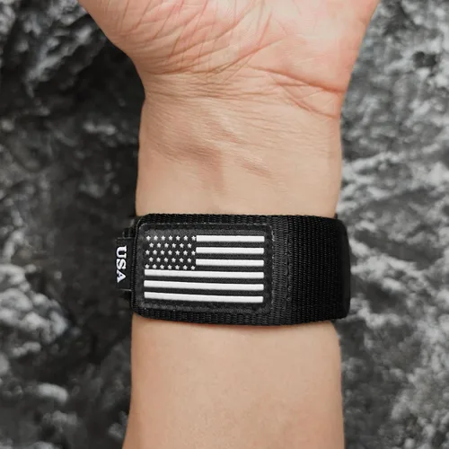 Vista 5 de Abanen Correa Táctica de Nylon Resistente para Garmin Instinct 3 45mm/ Instinct 2 Solar, Correa Deportiva con Bandera de Estrellas y Rayas para Negro