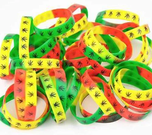 Vista 3 de BUNFIRES - Pulsera de silicona con diseño de hojas de marihuana y cannabis