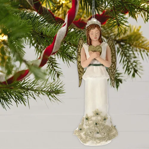 Vista 2 de Hallmark Adorno de recuerdo 2019 Año de Navidad con fecha de amor de ángeles