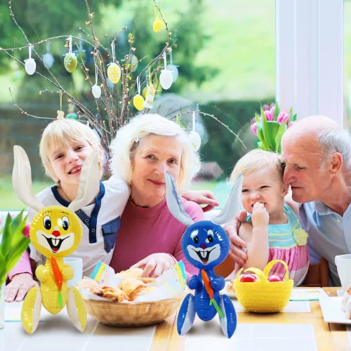 Vista 5 de ArtCreativity Conejito de Pascua inflable de 23 pulgadas con inflables de zanahoria, juego de 4 conejitos inflables, suministros de búsqueda