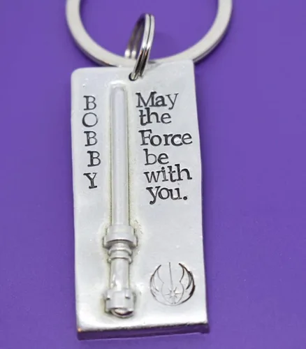 Vista 3 de Regalo personalizado para novio Llavero Jedi Marido May the force be with you Sable de luz