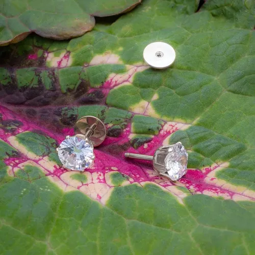 Vista 3 de Aretes colgantes de circonio cúbico ComfyEarrings de 14 pulgada con la respaldos planos de rosca muy cómodos