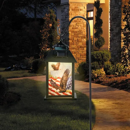 Vista 5 de Afirst Farol solar para exteriores, luces colgantes decorativas con bandera estadounidense, iluminación al aire libre, luces impermeables