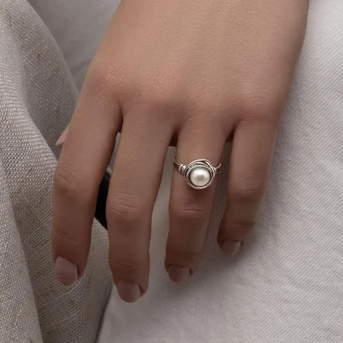 Vista 2 de JEAN RACHEL JEWELRY Anillo de plata de ley 925 con perla de agua dulce, hipoalergénico, sin níquel ni plomo, colección de diseñador artesanal hecha
