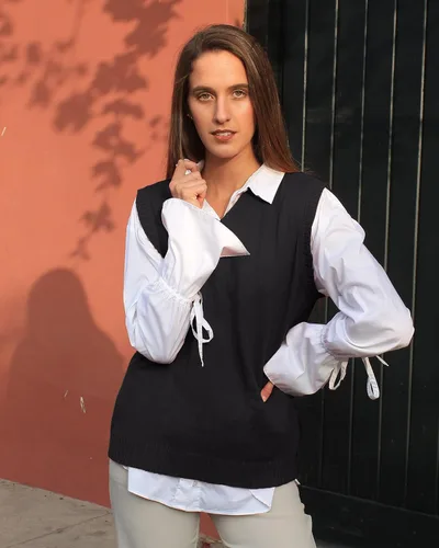 Vista 3 de TINKUY PERU - Chaleco de lana de alpaca con cuello en V para mujer, S-4XL