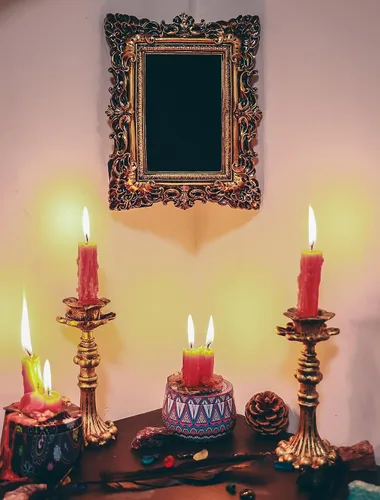 Vista 5 de Espejo rascador negro – Herramientas de brujería Kit de altar suministros para adivinación – Espejo cuadrado decorativo, marco dorado oscuro, 7.1