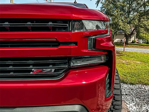 Vista 4 de Paquete de 3) 2019-2024 Paquete de 2 emblemas Z71 todoterreno para capó Plus rejilla Z71 todoterreno Compatible con Silverado 84632695 84384428 Todo
