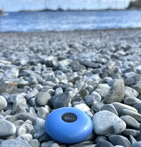 Vista 7 de SONR Music Reproductor MP3 Impermeable para Natación, Auriculares de Conducción Ósea Subacuáticos para Piscina, Aguas Abiertas y Entrenamiento