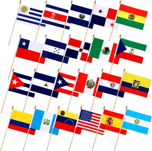 Vista 9 de AUGSHY Banderas pequeñas de mano estadounidenses, paquete de 22 banderas americanas pequeñas en palo, bandera estadounidense en palo de 5 x 8