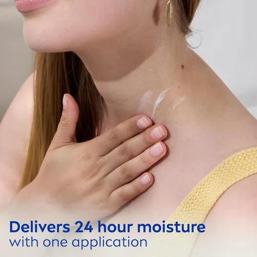 Vista 8 de NIVEA Crema reafirmante y antiarrugas para el cuello y el pecho con coenzima Q10, creatina y provitamina B5, crema reafirmante para la piel que