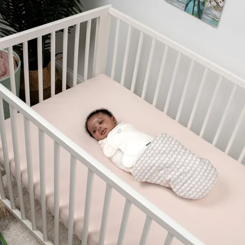 Vista 10 de SwaddleMe by Ingenuity - Manta para bebé para todas las estaciones, 2 capas de giro rápido para cambiar de 1.0 a 2.5 TOG, tamaño 0-3 meses, 7-14