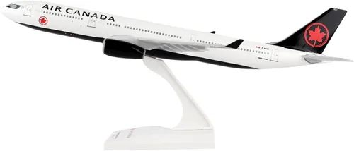 Vista 4 de Skymarks Daron Air Canada A330-300 1/200 2017 Livery SKR981, marrón