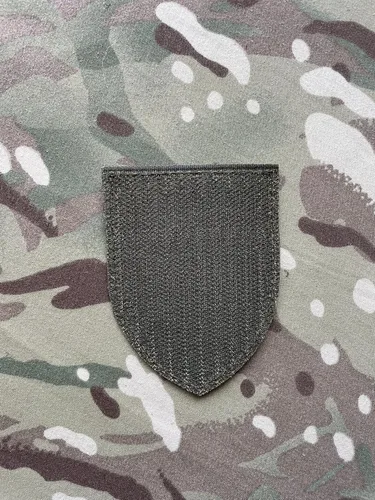 Vista 4 de Parche del ejército militar ucraniano con símbolo de Chevron del ejército ucraniano Moral Parche táctico Insignia de tela Gloria a Ucrania
