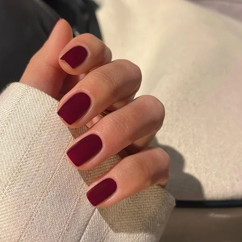 Vista 23 de 48 piezas de uñas postizas a presión color burdeos, uñas falsas en forma de almendra, pegamento para uñas, uñas de longitud media