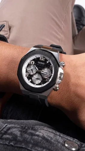 Vista 4 de GUESS Reloj de 1.811 in para hombre
