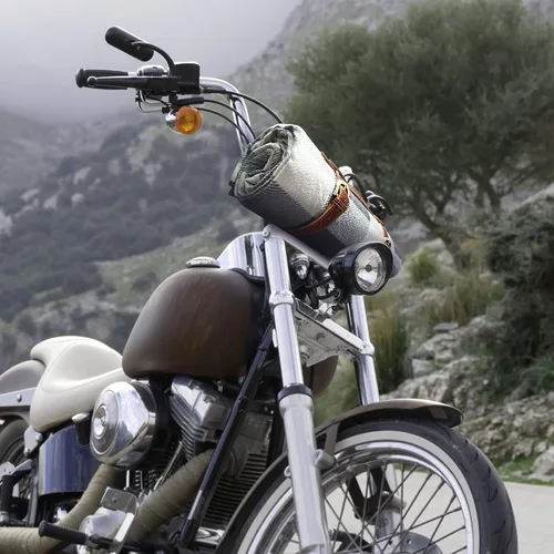 Vista 4 de PortableAnd Correa de cuero genuino para transportar para motocicletas y mantas de picnic, regalos para amantes de motocicletas y motos, cinturón