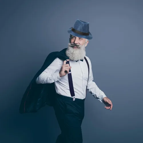 Vista 7 de Disfraz de los años 20 para hombre, atuendo con accesorios, chaleco de gángster de Gatsby, sombrero de fieltro, reloj de bolsillo vintage, tirantes