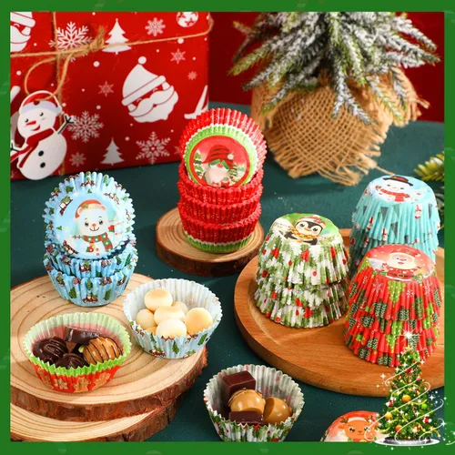 Vista 3 de AUGSUN 800 piezas de mini moldes para cupcakes de Navidad, envolturas para cupcakes con diseños de Santa, muñeco de nieve, bosque, moldes mini