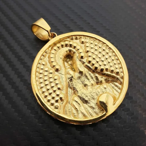 Vista 5 de Colgante de acero inoxidable con dije de medalla de Jesús Santo en tono dorado