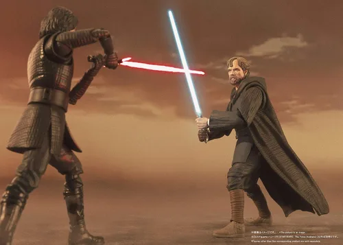 Vista 10 de Bandai S.H.Figuarts Luke Skywalker - Batalla de Crate Ver. Star Wars: Los últimos Jedi