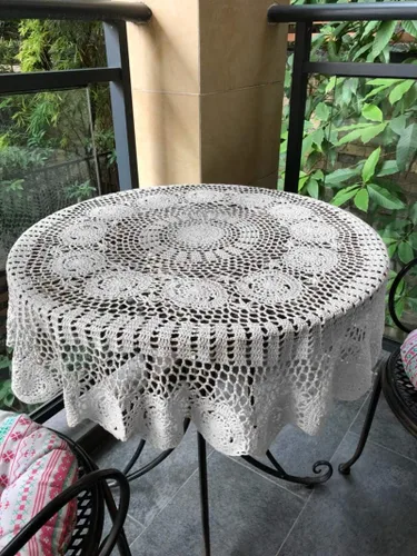 Vista 4 de Damanni Mantel de encaje de ganchillo hecho a mano de algodón blanco para mesa, redondo, 35 pulgadas