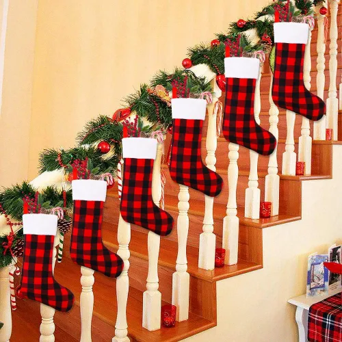 Vista 7 de YUJUN Paquete de 6 medias de Navidad de 22 pulgadas, medias grandes de Navidad a cuadros de búfalo negro y rojo, decoraciones colgantes para árbol
