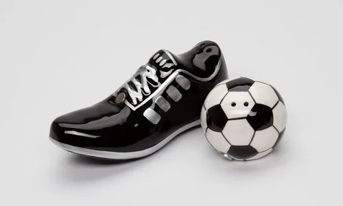 Vista 7 de CG - Zapatos de fútbol magnéticos con salero y pimentero, negro, 4 1/2 pulgadas x 1 3/4 pulgadas x 3 pulgadas de alto (SS-CG-10466)