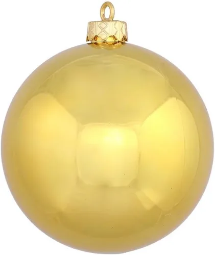 Vista 4 de Vickerman Esfera decorativa de Navidad de 2.75 pulgadas, acabado dorado brillante, plástico inastillable, resistente a los rayos UV, decoración
