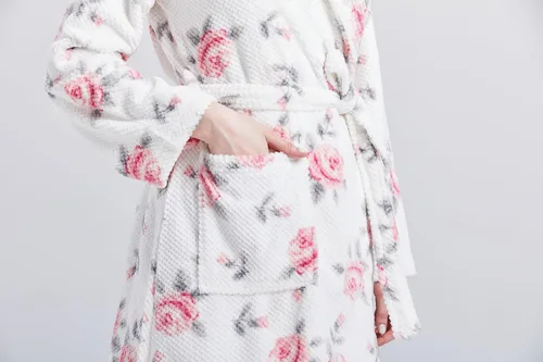 Vista 4 de Loungees Acogedor estampado de hoyuelos de forro polar con cuello de chal