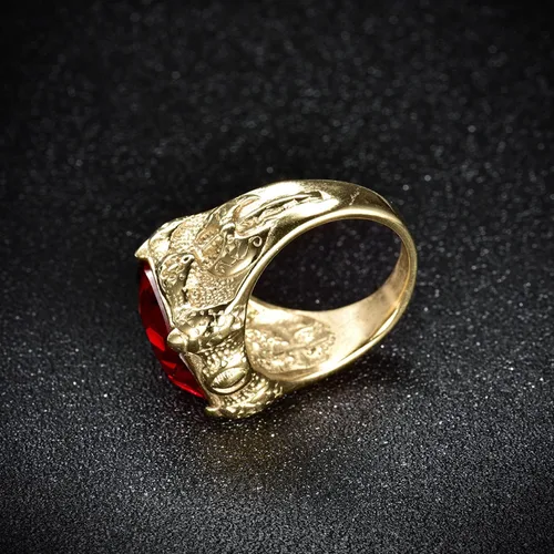 Vista 4 de MASOP Anillos de acero inoxidable grabados en tono dorado de lujo para hombre con piedra de color granate rubí rojo, tamaño 8-12, Cristal, Zirconia