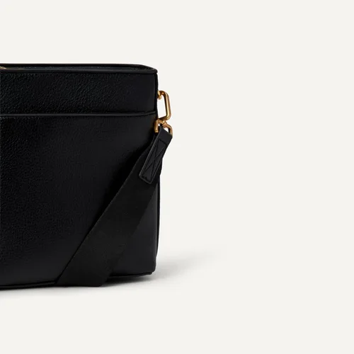 Vista 3 de Tienda Essentials Bolso bandolera delgado de piel sintética para mujer
