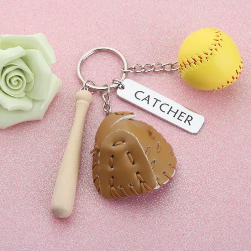 Vista 3 de FEELMEM Llavero de softbol para jugadores de sóftbol, regalo de entrenador de béisbol, regalo de joyería para el día del juego, regalo de joyería