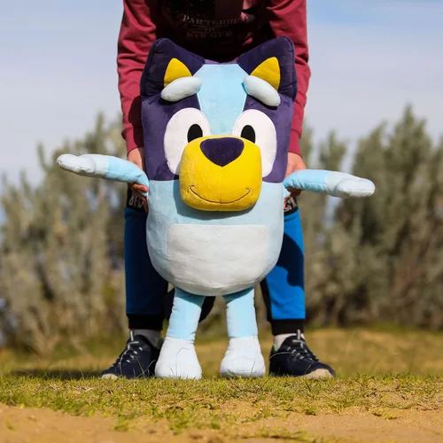 Vista 7 de Bluey Peluche grande de 31.5 in, color azul, producto oficial de la serie infantil, juguete suave y tierno para niños y niñas a partir de 0 años