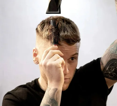 Vista 11 de Cepillo de pelo tupé Uppercut Deluxe con bolas pequeñas para hombre, Negro