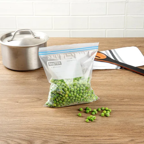 Vista 4 de Restaurantware Bag Tek - Bolsas con cremallera para congelador de 1 cuarto de galón, 25 bolsas desechables con cremallera, bolsas de plástico