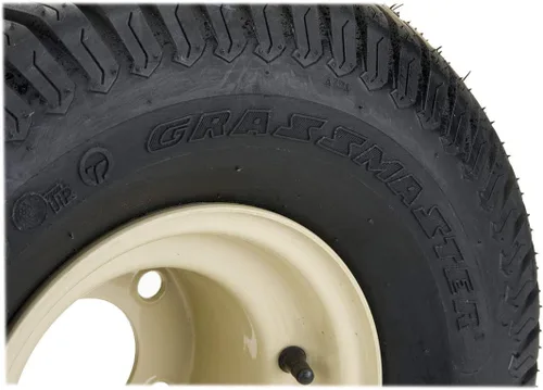 Vista 8 de Grasshopper Neumático de césped de 20 x 10-8 con rueda, proporciona un excelente rendimiento general en áreas de corte niveladas, ideal para césped