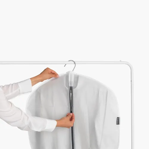Vista 4 de Brabantia Paquete de 2 bolsas protectoras de ropa colgantes transparentes medianas (blanco) para almacenamiento de ropa, se adapta a abrigos