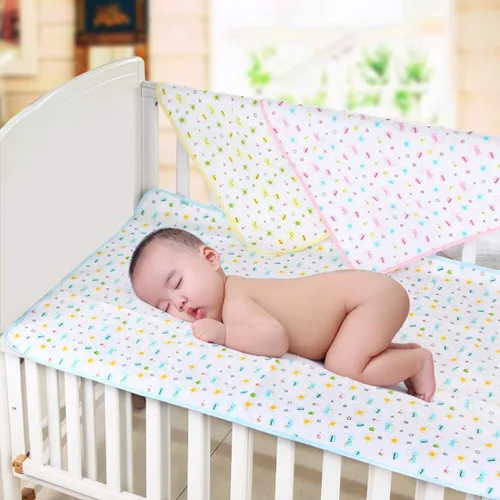 Vista 5 de Colchón cambiador para pañales de bebé o niño, hoja impermeable protectora, almohadilla menstrual, paquete de 3, Blanco Colchón de 4 capas