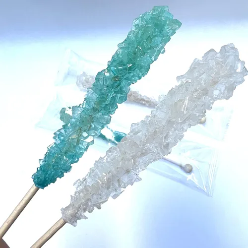 Vista 33 de Palitos clásicos de caramelo de roca, caramelos de roca de azúcar en cristal, envueltos individualmente (Paquete de 12, Niña bebé