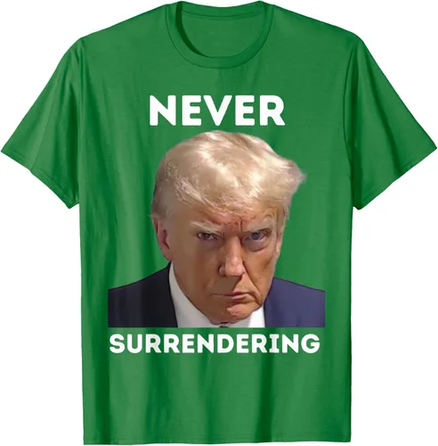 Vista 3 de Triumph Never Surrendering - Camiseta Trump Mug Shot, Negro