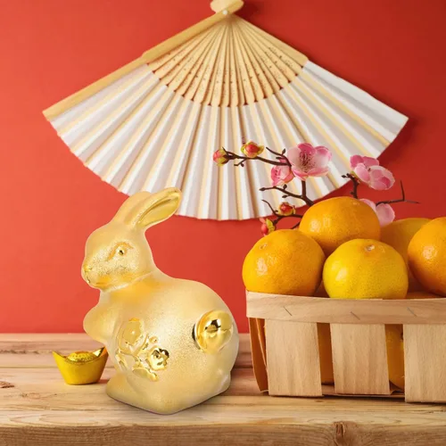 Vista 6 de VOSAREA Figura de conejo de oro, estatua de conejo del zodiaco chino 2023, escultura de conejo de Feng Shui, adorno de conejo de dibujos animados