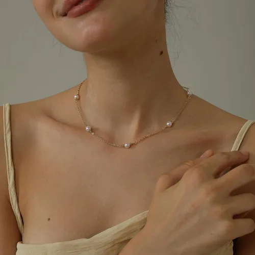 Vista 3 de Collares de perlas para mujer, gargantilla de perlas chapadas en oro de 14 quilates, collar de perlas de oro delicado, gargantilla de oro simple