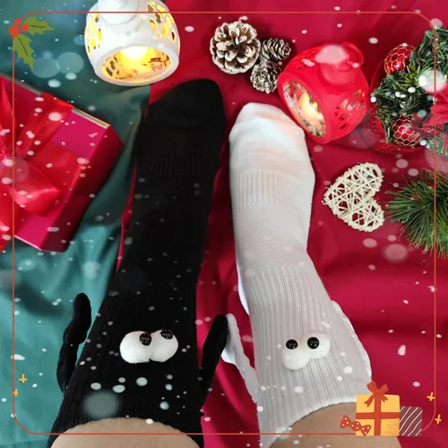 Vista 4 de Calcetines para parejas tomados de la mano, calcetines unisex novedosos con succión magnética 3D para parejas, divertidos calcetines de mano de tubo