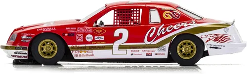Vista 2 de Scalextric Ford Thunderbird 'Cheers' #2 1:32 Slot Race Car C4067, rojo/blanco
