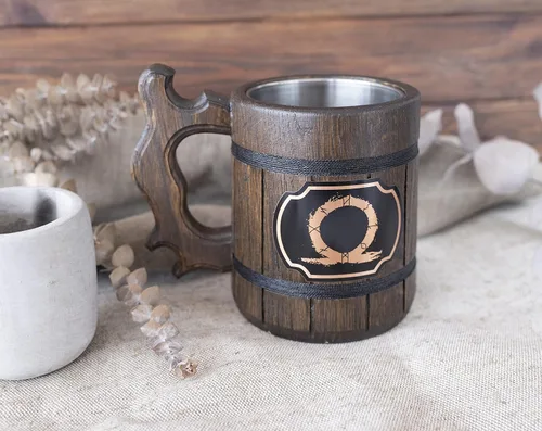 Vista 4 de Taza GOW. Taza de madera para cerveza Stein.Tankard. Regalos para jugadores