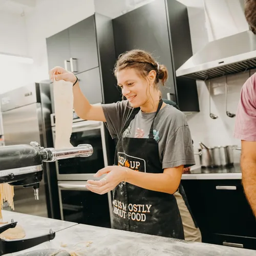 Vista 4 de Giftory Clase romántica de cocina italiana para una cita nocturna en Boston para dos - Idea de cita nocturna - Regalos para parejas - Regalo