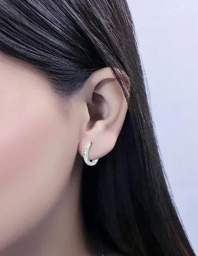 Vista 2 de Dazzlingrock Collection - Pendientes de aro pequeños de 0,18 quilates (10 quilates, oro blanco)